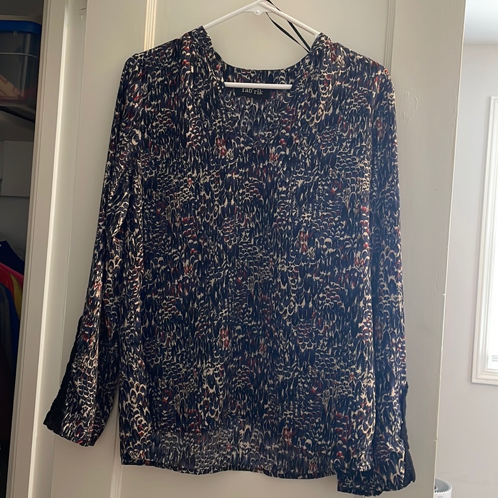 Fabrik Womens Long Sleeve Top